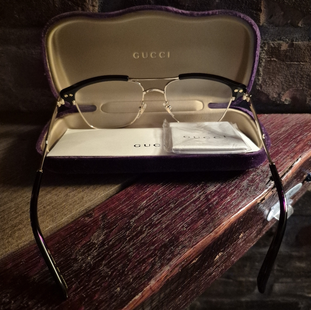 Gucci Silver and Black Eyewear - Picture 3 of 5